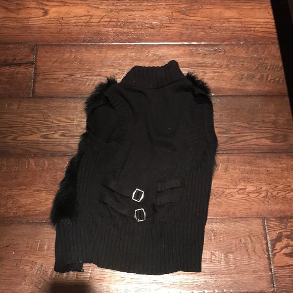 Guess Fur Vest - Picture 2 of 2